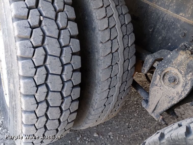 image for item DV6558 1995 Freightliner FL80 crane truck