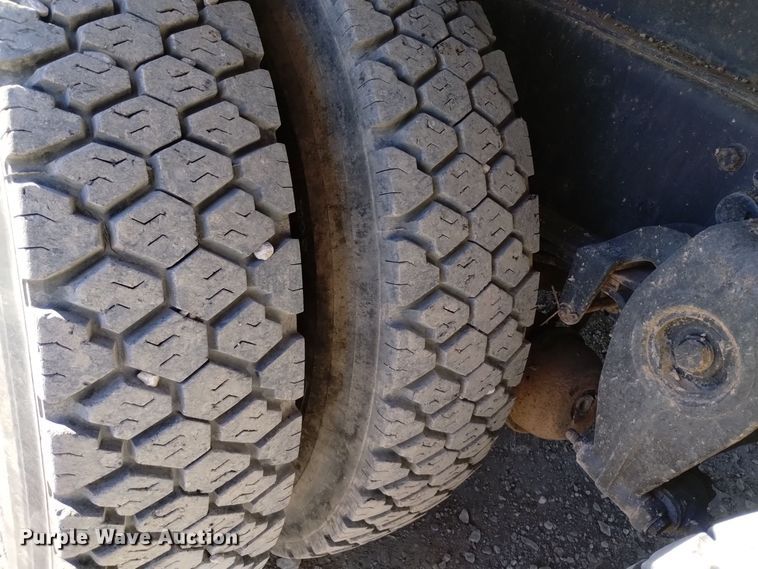 image for item DV6558 1995 Freightliner FL80 crane truck