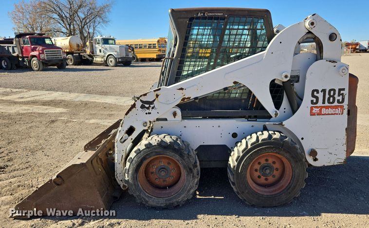 image for item DV6560 2007 Bobcat S185 skid steer loader