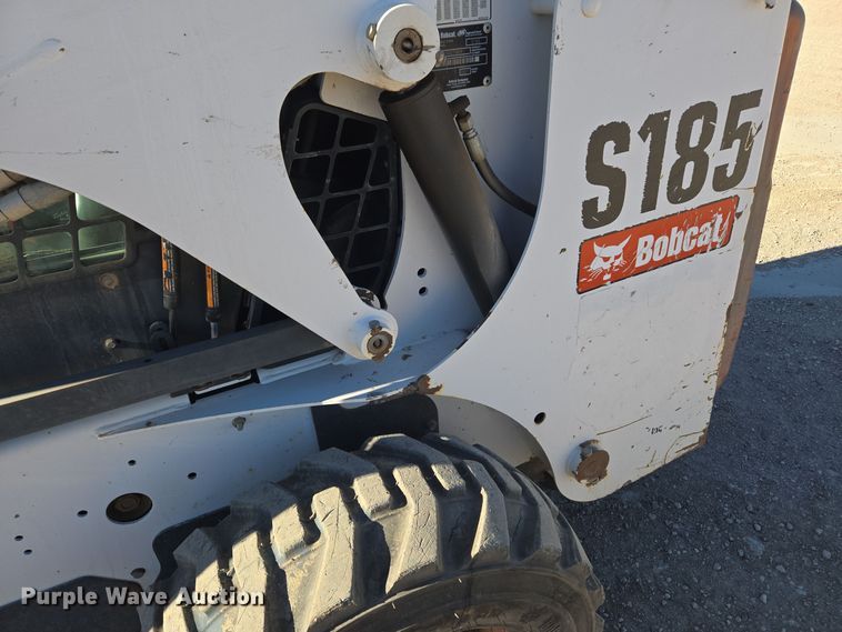 image for item DV6560 2007 Bobcat S185 skid steer loader
