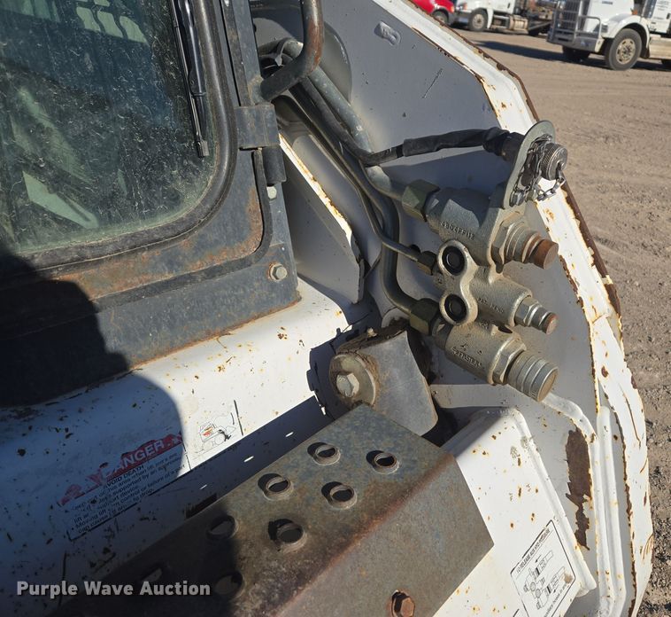 image for item DV6560 2007 Bobcat S185 skid steer loader