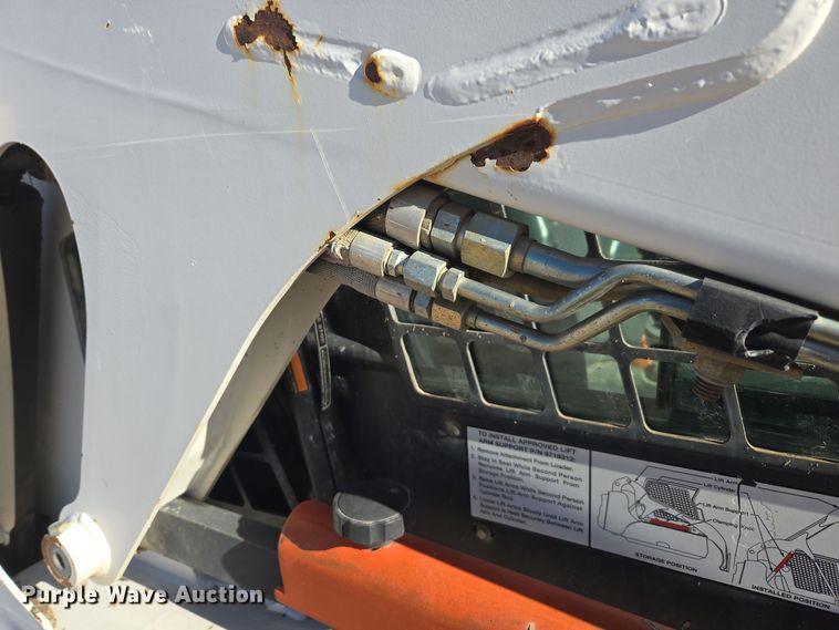 image for item DV6560 2007 Bobcat S185 skid steer loader