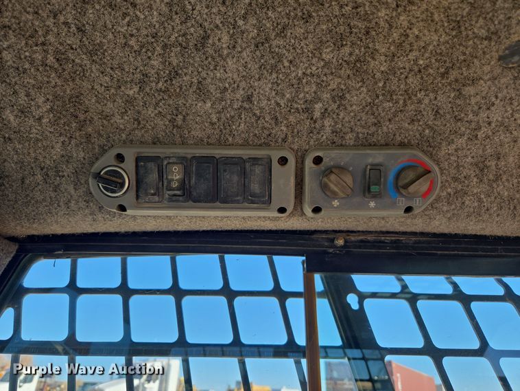 image for item DV6560 2007 Bobcat S185 skid steer loader