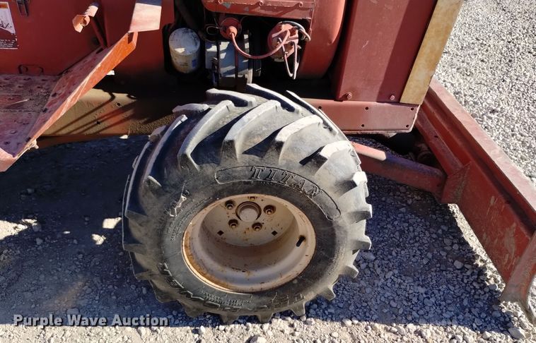 image for item DV6561 1981 Ditch Witch 2300 trencher