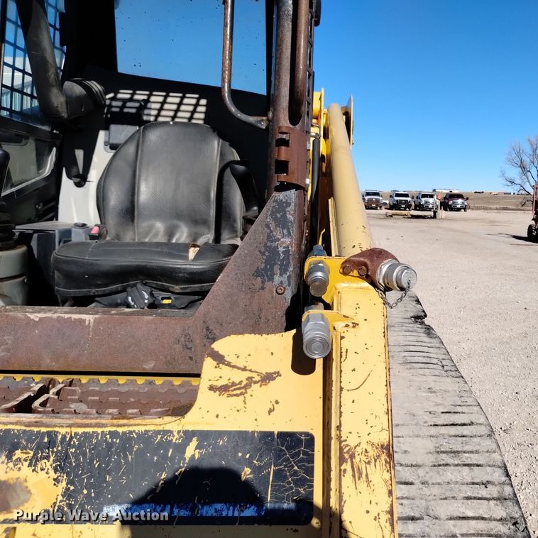 image for item DV6567 2001 Caterpillar 277 tracked skid steer loader