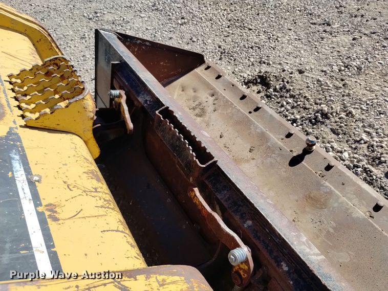 image for item DV6567 2001 Caterpillar 277 tracked skid steer loader