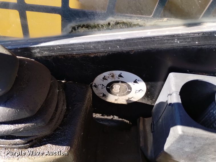 image for item DV6567 2001 Caterpillar 277 tracked skid steer loader