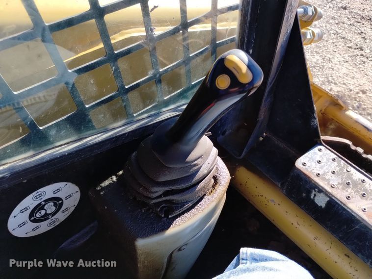 image for item DV6567 2001 Caterpillar 277 tracked skid steer loader