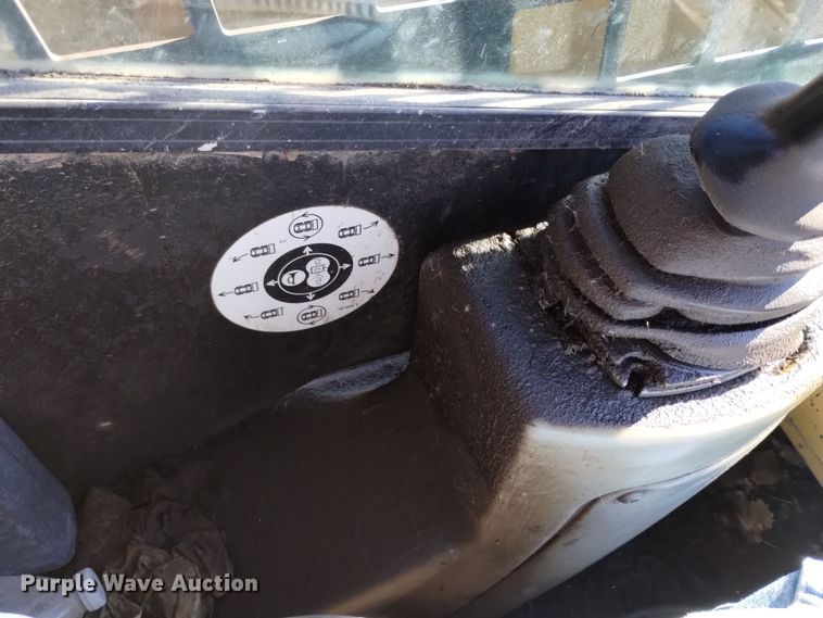 image for item DV6567 2001 Caterpillar 277 tracked skid steer loader