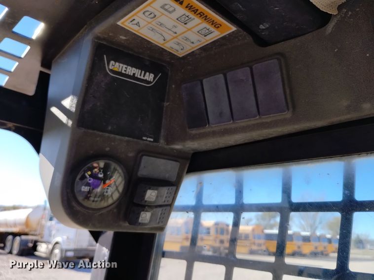 image for item DV6567 2001 Caterpillar 277 tracked skid steer loader