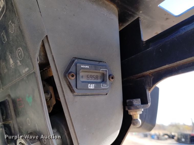 image for item DV6567 2001 Caterpillar 277 tracked skid steer loader