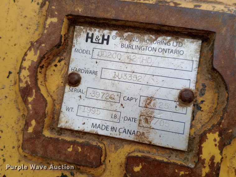 image for item DW0847 2002 John Deere 200C LC excavator