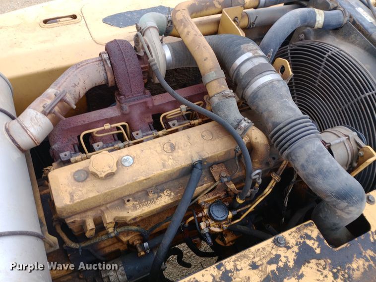 image for item DW0847 2002 John Deere 200C LC excavator