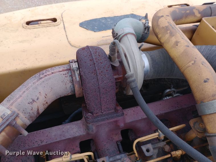 image for item DW0847 2002 John Deere 200C LC excavator