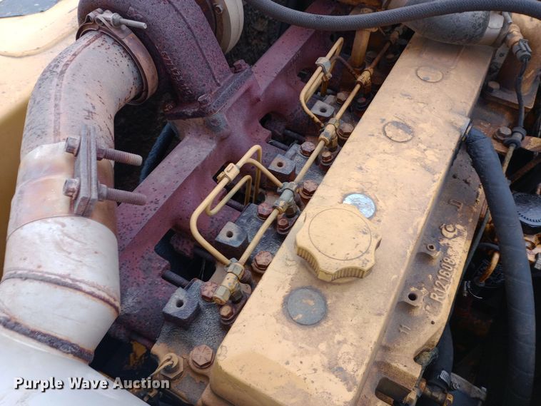 image for item DW0847 2002 John Deere 200C LC excavator