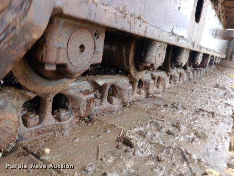 image for item DW0847 2002 John Deere 200C LC excavator