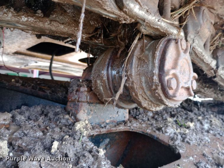 image for item DW0847 2002 John Deere 200C LC excavator