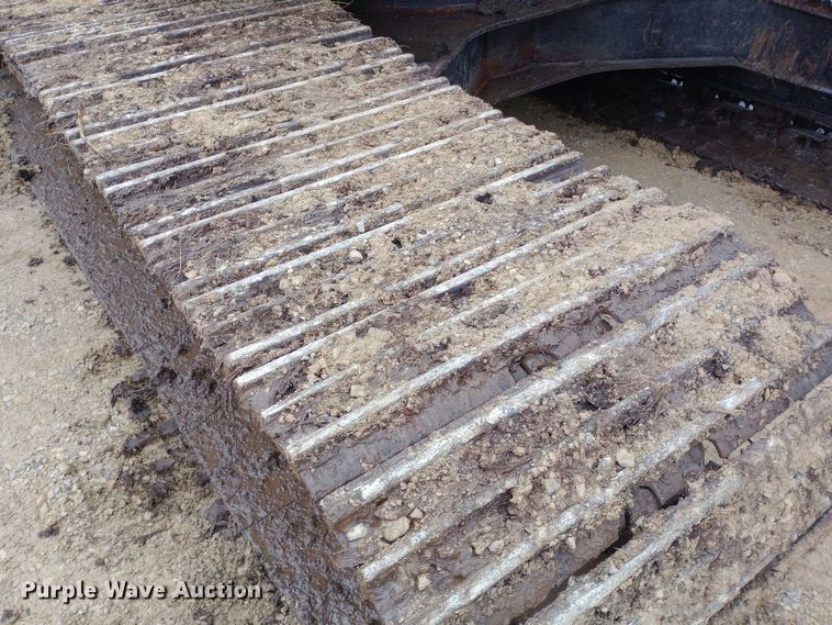 image for item DW0847 2002 John Deere 200C LC excavator