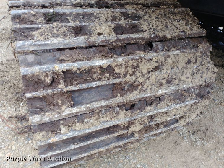 image for item DW0847 2002 John Deere 200C LC excavator