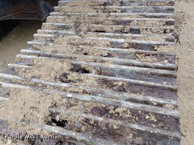 image for item DW0847 2002 John Deere 200C LC excavator