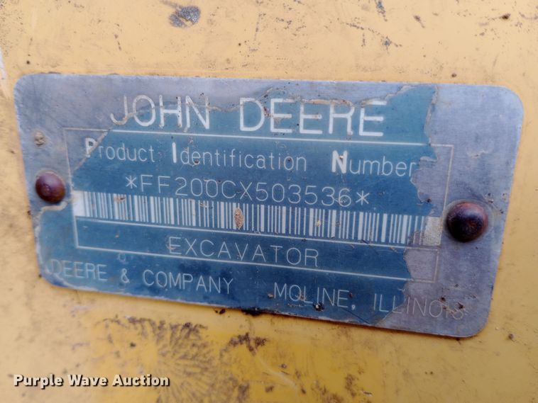image for item DW0847 2002 John Deere 200C LC excavator