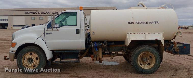 image for item DW0848 2005 Ford  F650 Super Duty water truck
