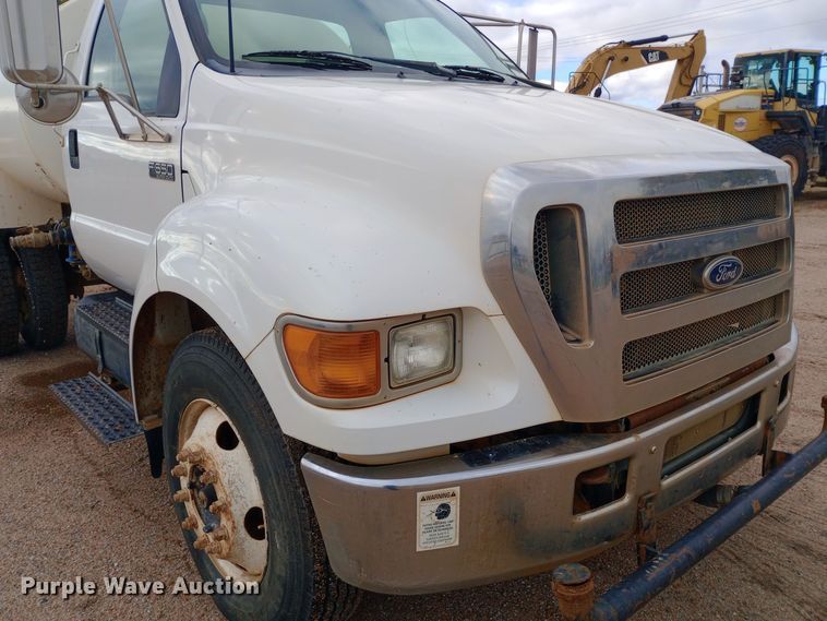 image for item DW0848 2005 Ford  F650 Super Duty water truck
