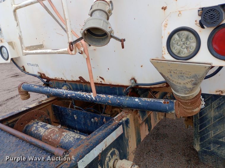 image for item DW0848 2005 Ford  F650 Super Duty water truck