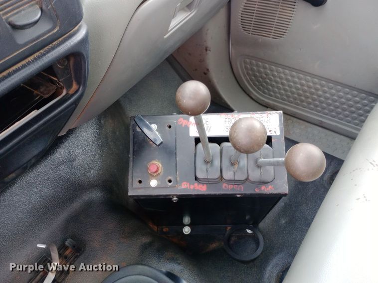 image for item DW0848 2005 Ford  F650 Super Duty water truck