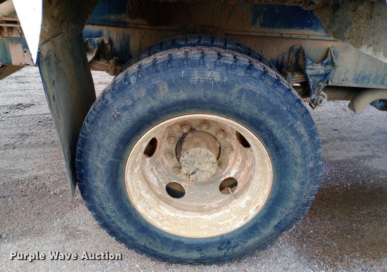 image for item DW0848 2005 Ford  F650 Super Duty water truck