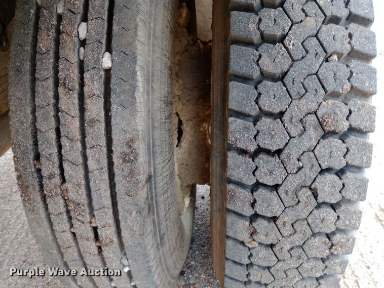 image for item DW0848 2005 Ford  F650 Super Duty water truck