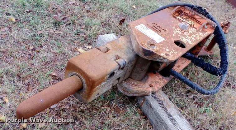 image for item DW0853 NPK OH-4 breaker