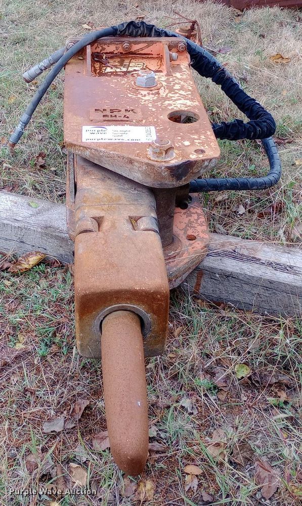 image for item DW0853 NPK OH-4 breaker