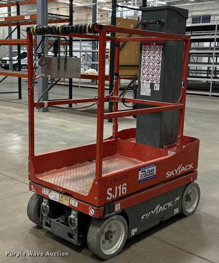 image for item DW2377 2017 Skyjack SJ16 vertical lift