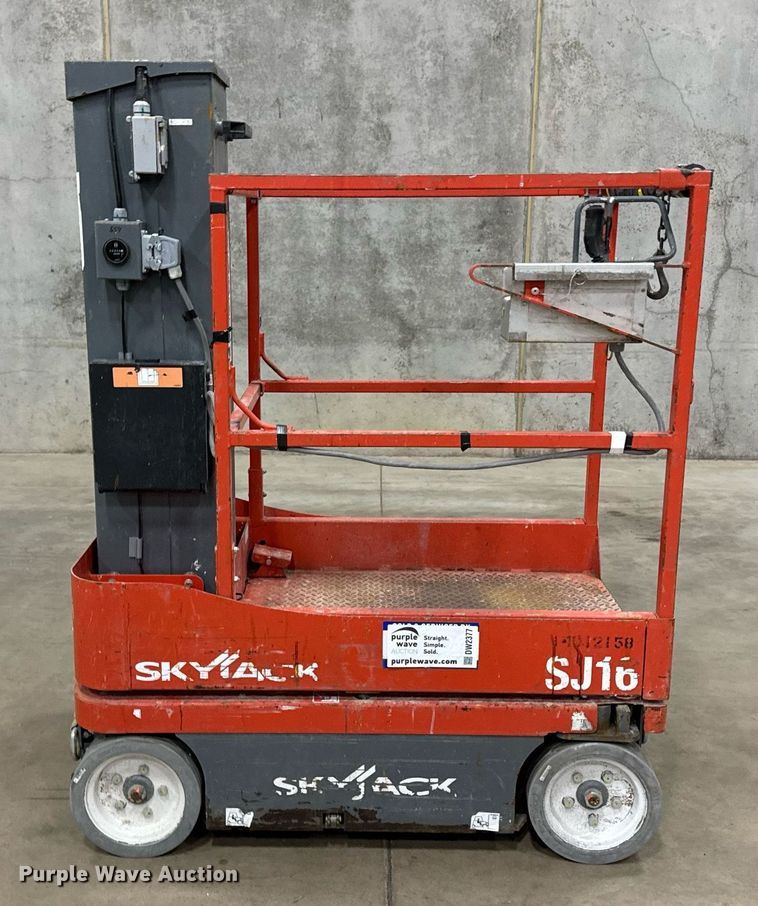 image for item DW2377 2017 Skyjack SJ16 vertical lift