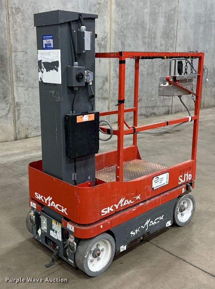 image for item DW2377 2017 Skyjack SJ16 vertical lift