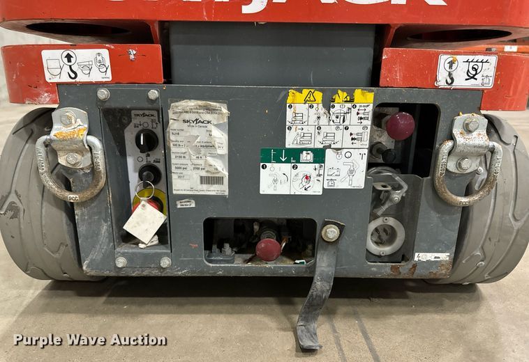 image for item DW2377 2017 Skyjack SJ16 vertical lift