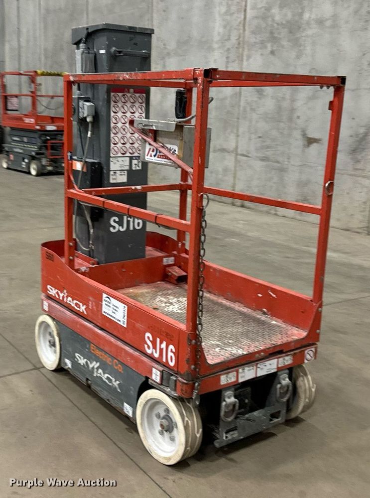image for item DW2378 2017 Skyjack Sj16 vertical lift