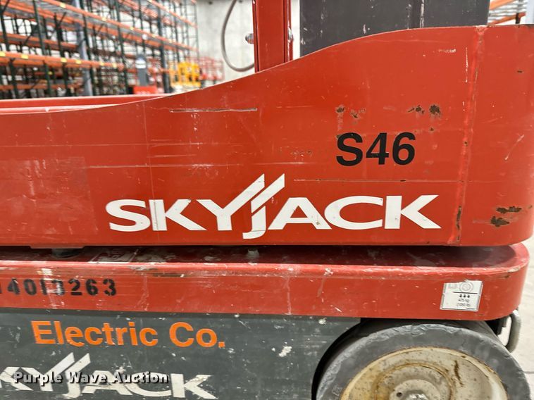 image for item DW2379 2018 Skyjack SJ16 vertical lift