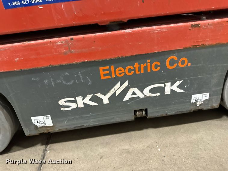 image for item DW2380 Skyjack SJ16 vertical lift