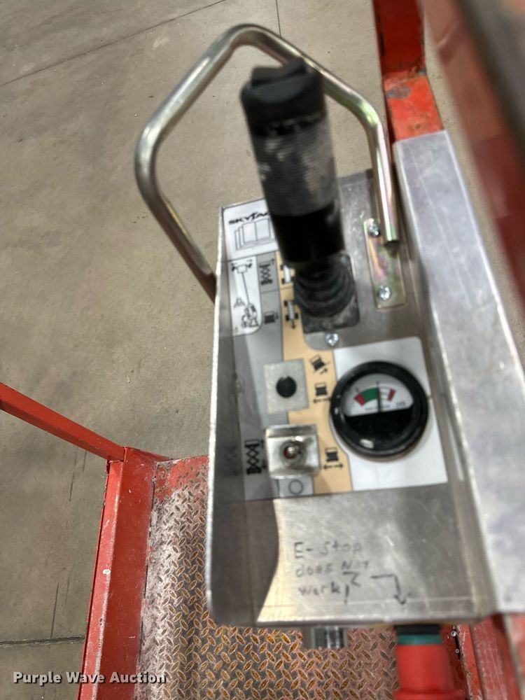 image for item DW2380 Skyjack SJ16 vertical lift