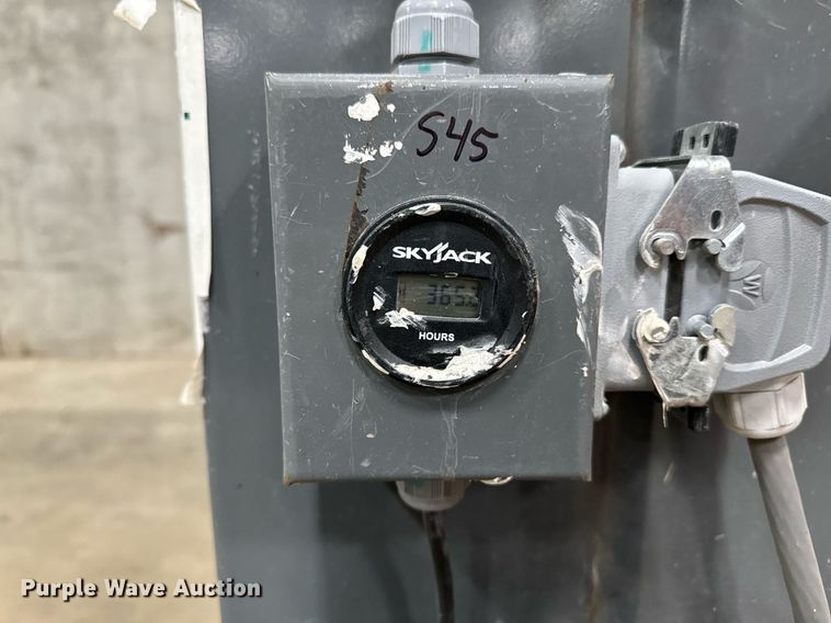 image for item DW2380 Skyjack SJ16 vertical lift