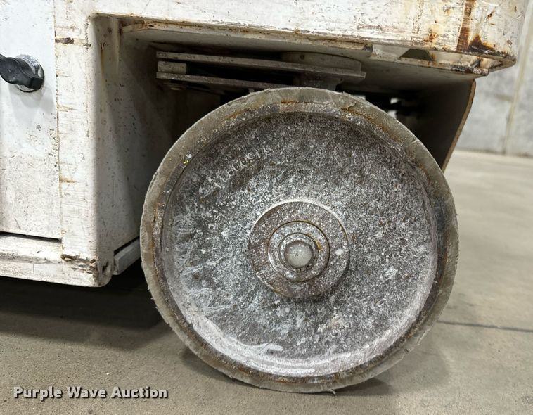 image for item DW2381 2015 HY-BRID HB-1430 scissor lift