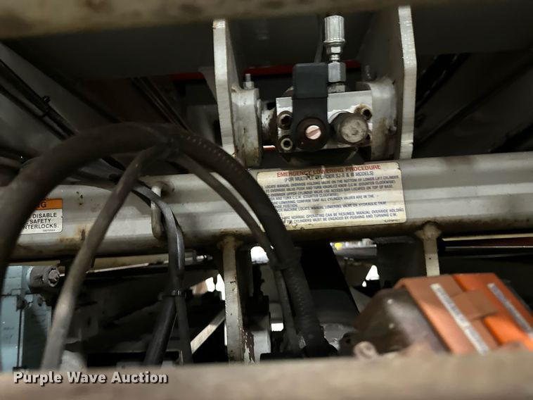 image for item DW2383 1999 Skyjack SJII- 4626 scissor lift