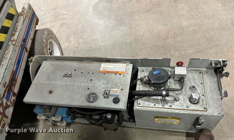 image for item DW2383 1999 Skyjack SJII- 4626 scissor lift