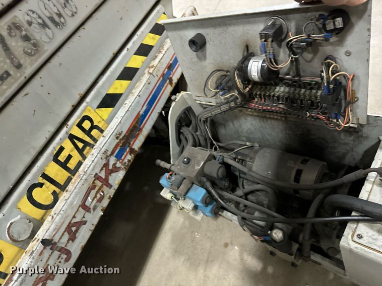 image for item DW2383 1999 Skyjack SJII- 4626 scissor lift