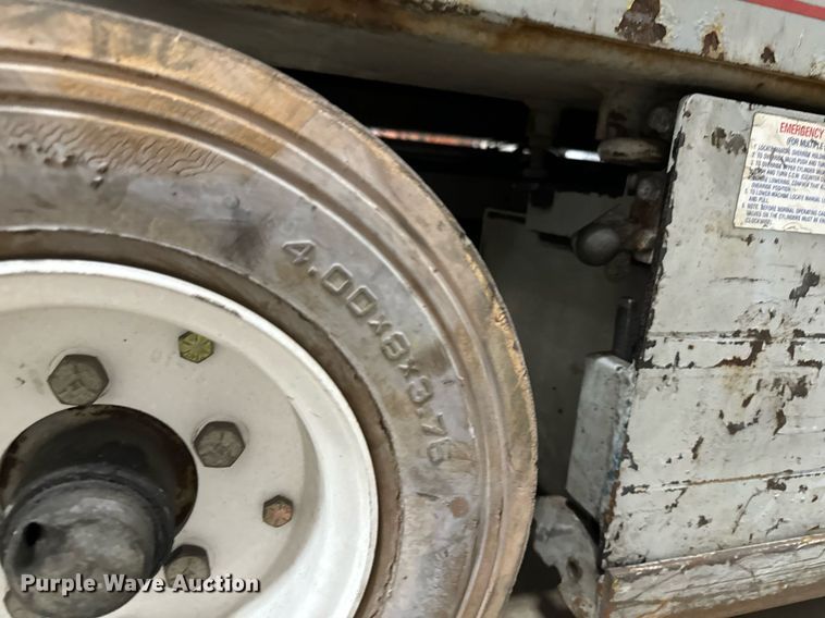 image for item DW2383 1999 Skyjack SJII- 4626 scissor lift