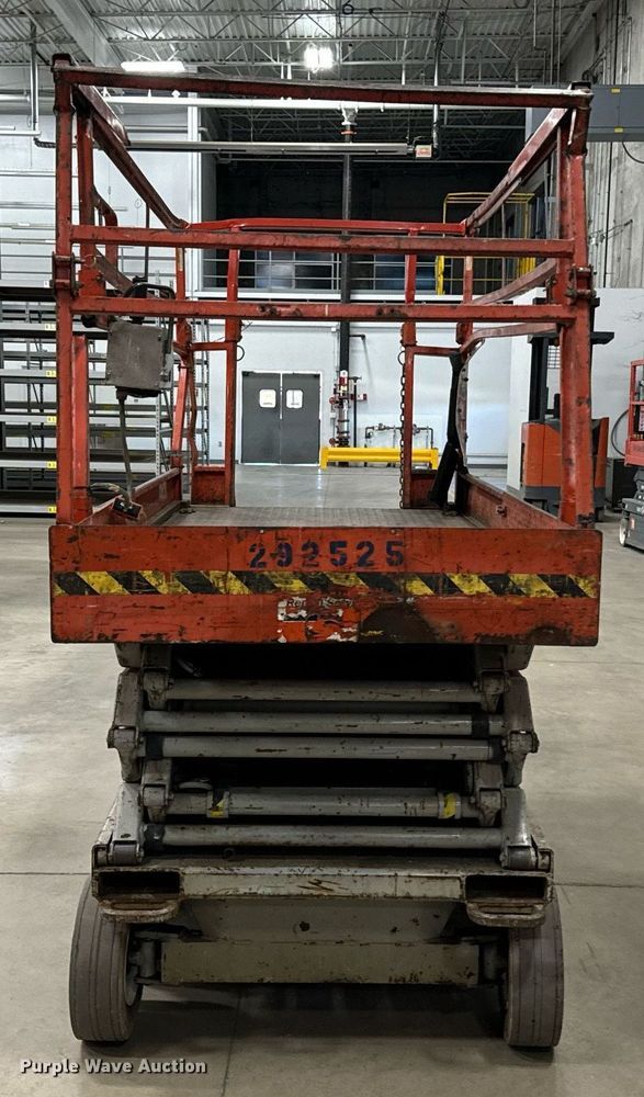 image for item DW2384 1999 Skyjack SJ II-4626 scissor lift