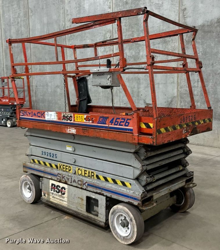 image for item DW2384 1999 Skyjack SJ II-4626 scissor lift