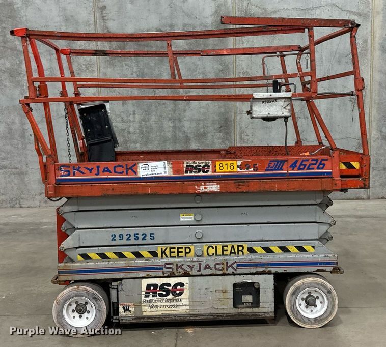 image for item DW2384 1999 Skyjack SJ II-4626 scissor lift